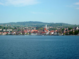 Blick vom Bodensee auf die Stadt berlingen