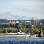 Katamaran mit Blick auf den Sntis